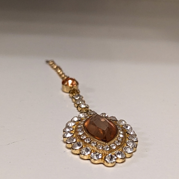 Women's Indian Pakistani Bollywood Style Maang Tikka Headpiece - Gold/Pink - Picture 2 of 5